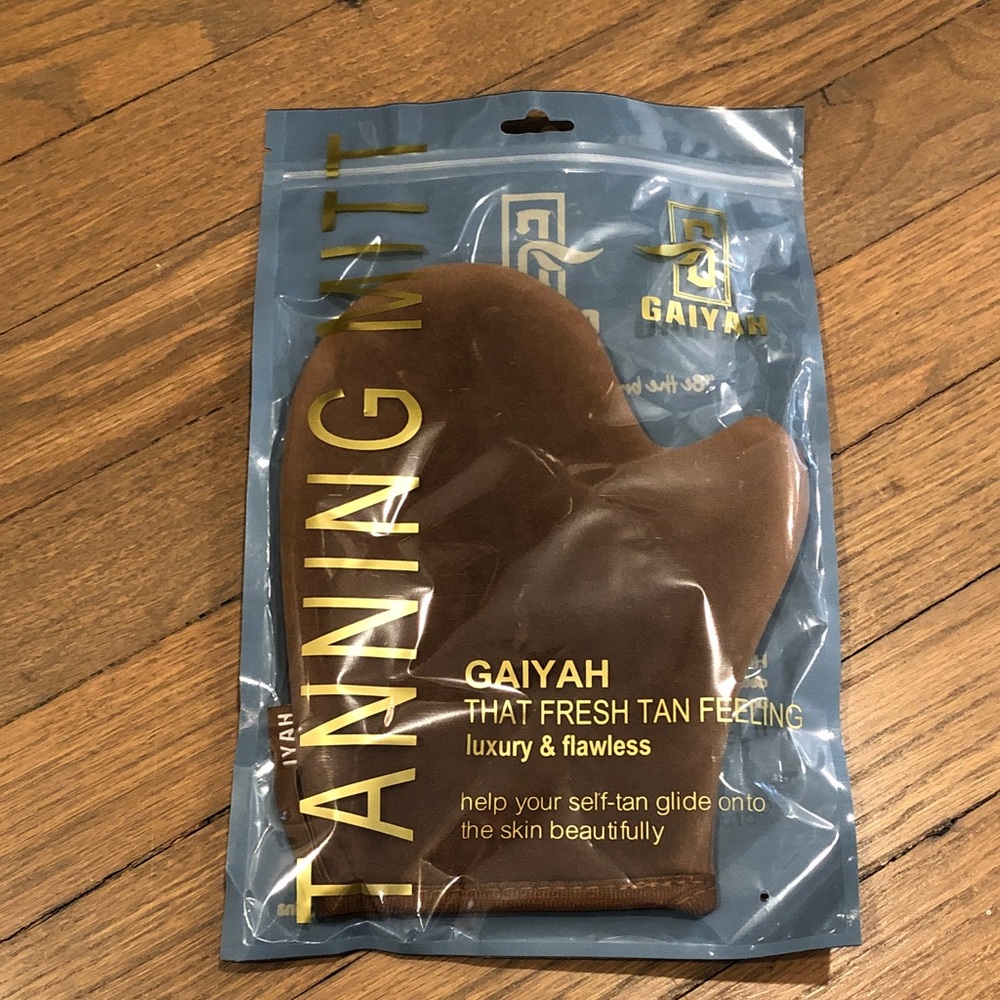 Exfoliating Gloves, Tanning Mitt, and Tweezerman Pedro Callus Stone Set - Picture 2 of 9